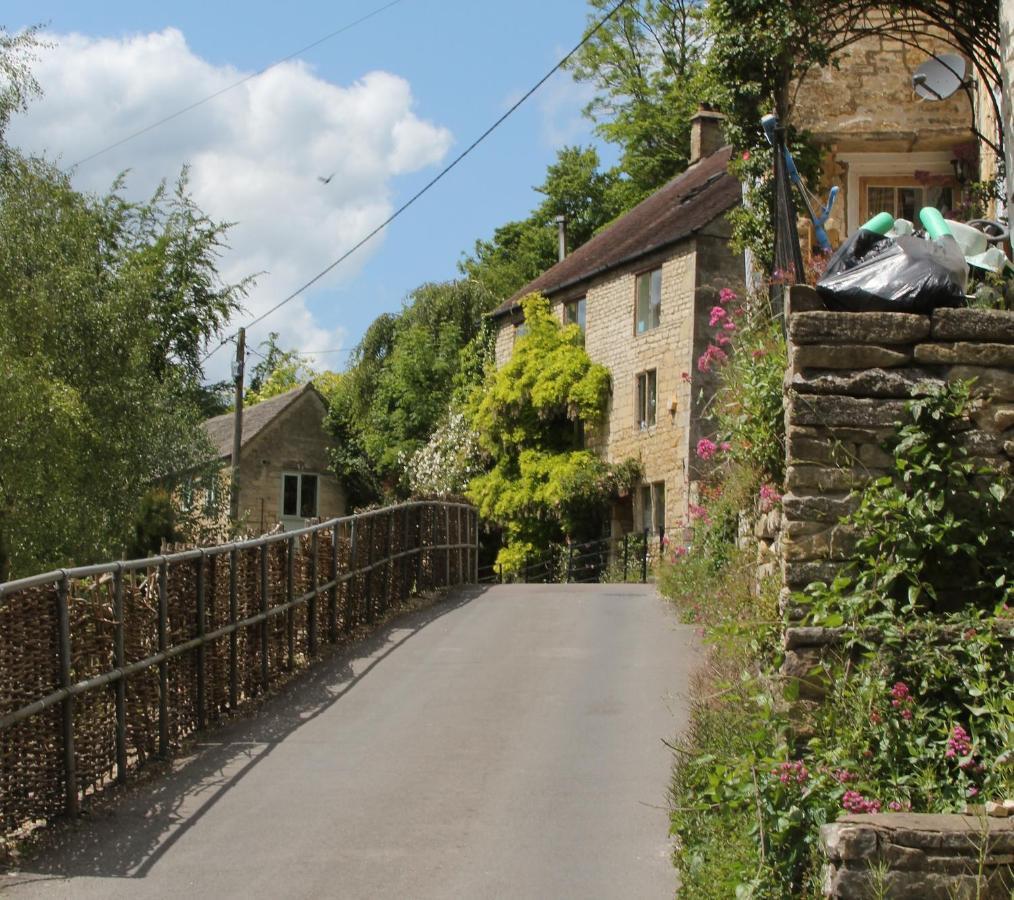 Cotswolds Valleys Accommodation - Exclusive Use Character One Bedroom Family Holiday Apartment Stroud  Bagian luar foto